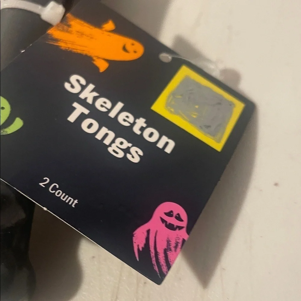 Skeleton tongs Black NEW grab for your holiday party